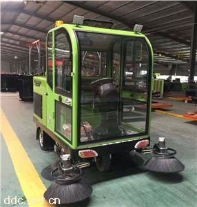  电动小型扫路车